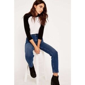 BDG 80s 90s Denim High Rise Girlfriend Fit‎ Ankle Crop Raw Hem Tapered Jeans 26
